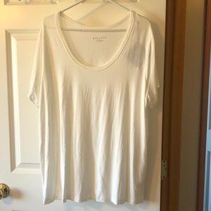 NWT Ava & Viv Scoop Neck T-shirt